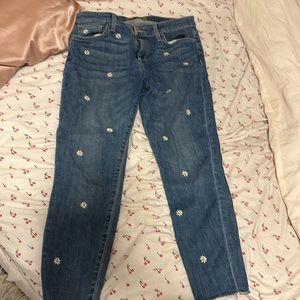 Mid rise, skinny crop, daisy jeans.